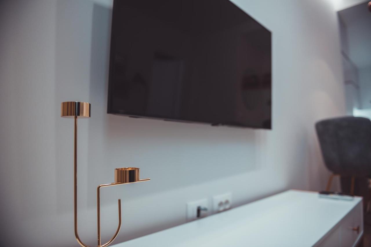Tam Serviced Apartment City Center No2 Тирана Екстер'єр фото
